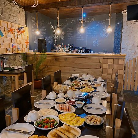 Guest House Nikala Местия Екстериор снимка