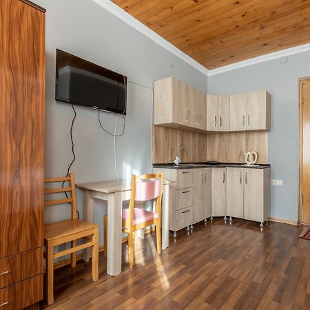 Guest House Nikala Местия Екстериор снимка