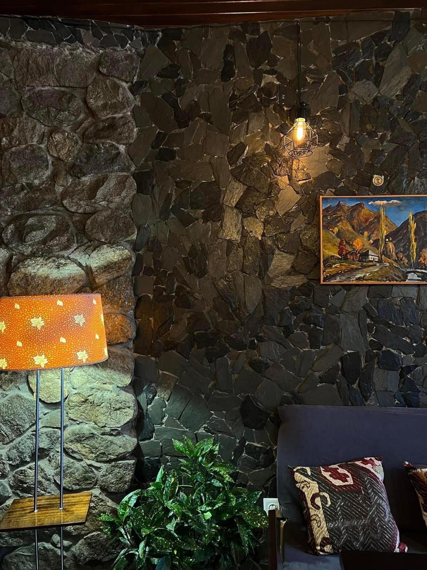 Guest House Nikala Местия Екстериор снимка