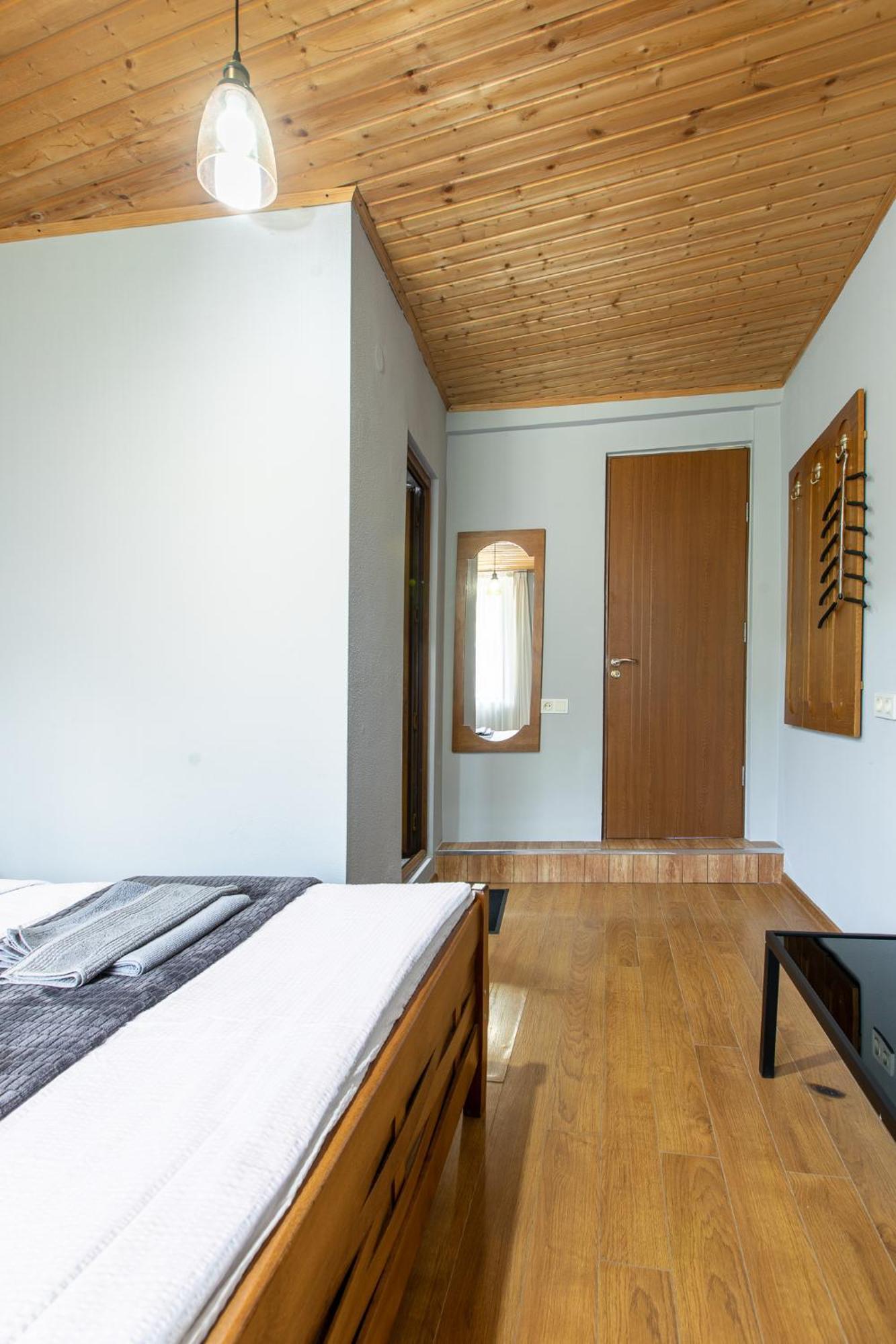 Guest House Nikala Местия Екстериор снимка