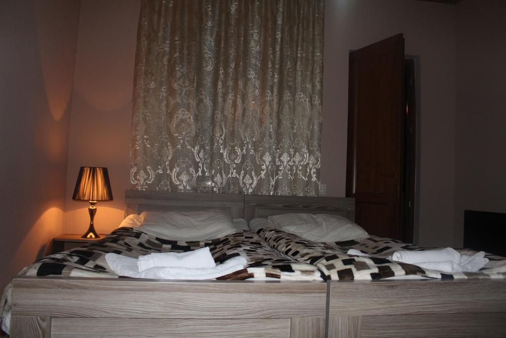 Guest House Nikala Местия Екстериор снимка