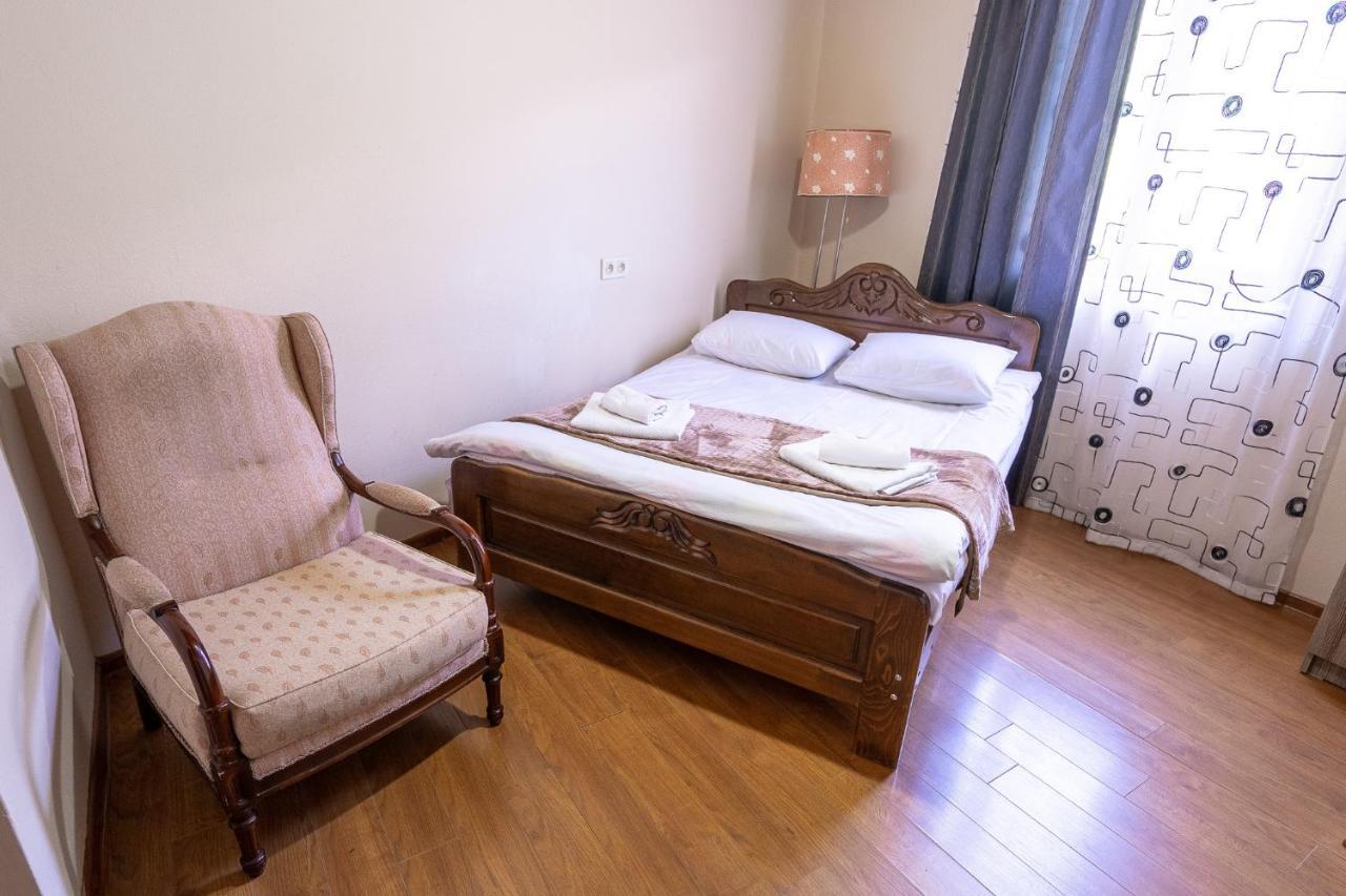 Guest House Nikala Местия Екстериор снимка