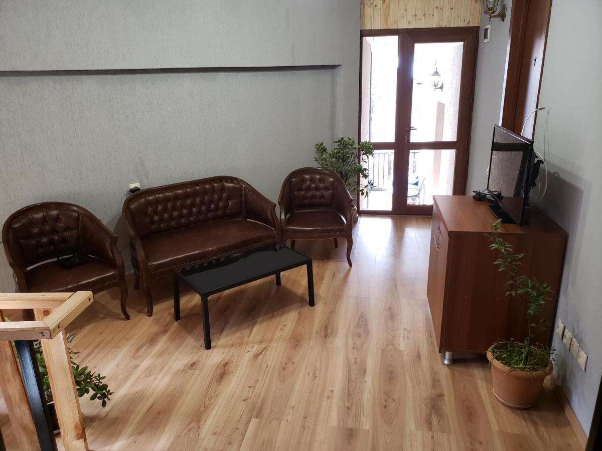 Guest House Nikala Местия Екстериор снимка