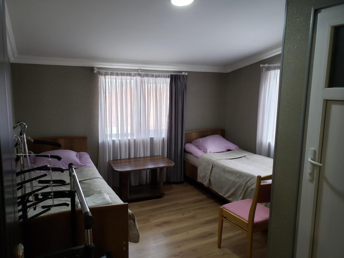 Guest House Nikala Местия Екстериор снимка